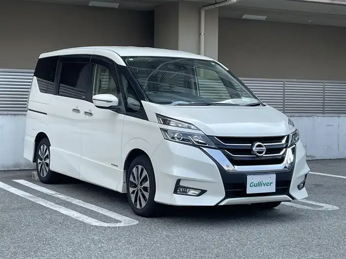 新着情報“セレナハイウェイスター VセレクションⅡ”2019年式ブリリアントホワイトパール入荷しました！