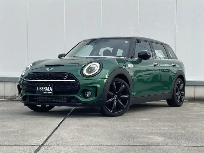 新着情報“ＭＩＮＩクーパーSD クラブマン エッセンシャル・トリム”2020年式ブリティッシュレーシンググリーン入荷しました！