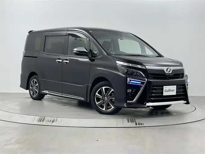 新着情報“ヴォクシーZS 煌Ⅱ”2019年式ブラック入荷しました！