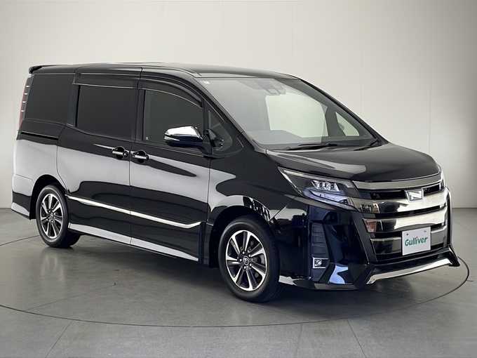 新着情報“ノアSi”2017年式黒入荷しました！