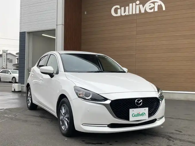 新着情報“ＭＡＺＤＡ２15S サンリットシトラス”2022年式スノーフレイクホワイトパールマイカ入荷しました！