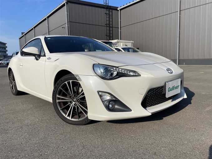 新着情報“８６GTリミテッド”2014年式クリスタルホワイトパール入荷しました！