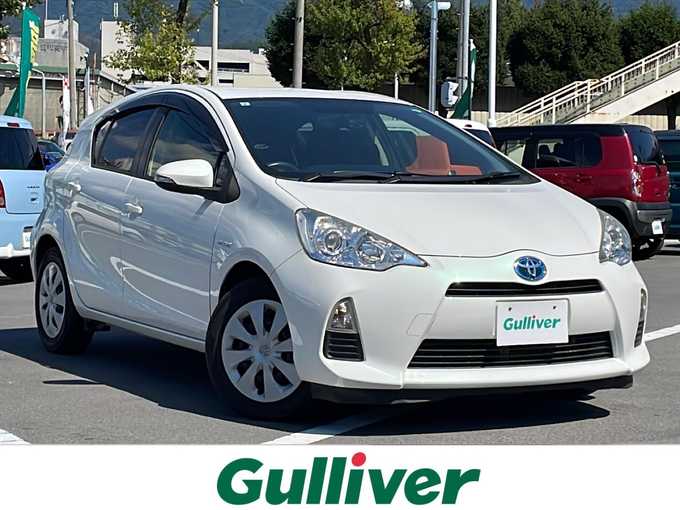 新着情報“アクアG”2013年式ライムホワイトパールクリスタルシャイン入荷しました！