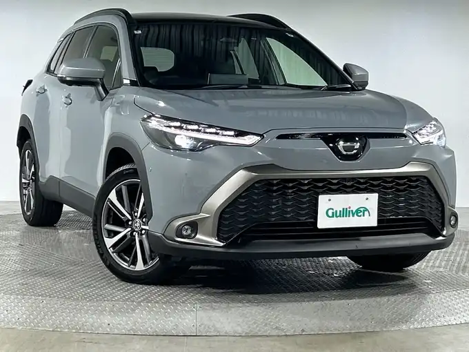 新着情報“カローラクロスハイブリッド Z”2025年式セメントグレーメタリック入荷しました！