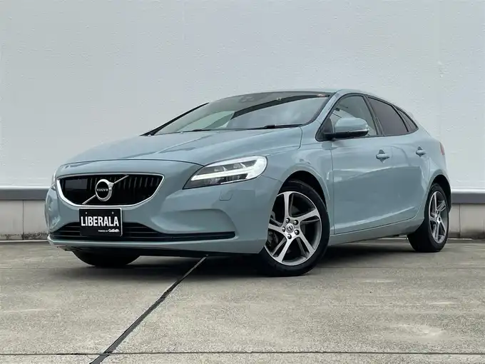 新着情報“Ｖ４０T3 モメンタム”2017年式アマゾンブルー入荷しました！