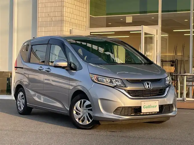 新着情報“フリード＋G・ホンダセンシング”2018年式ルナシルバーM入荷しました！