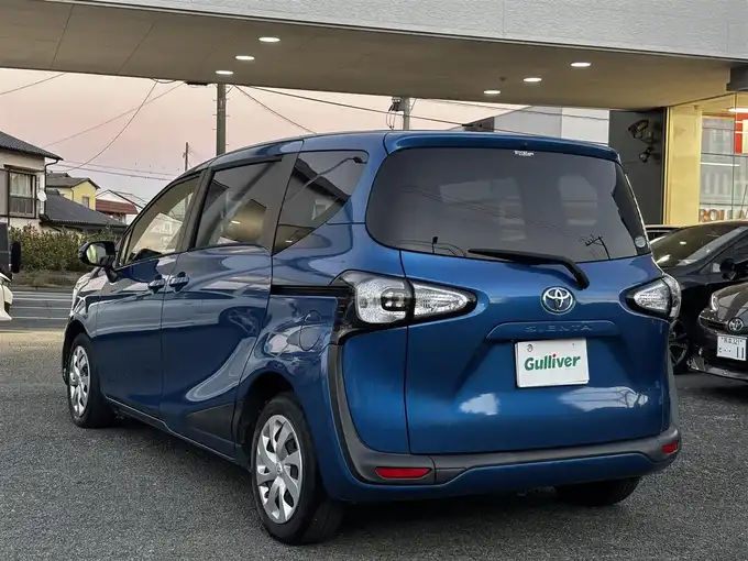 新着情報“シエンタX”2017年式コバルトブルーメタリック入荷しました