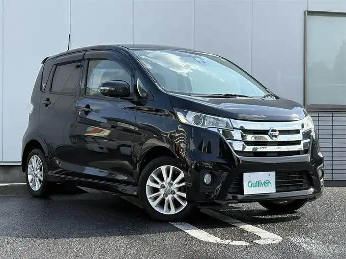 新着情報“デイズハイウェイスターX Vセレクション+セーフティⅡ”2015年式ブラック入荷しました！