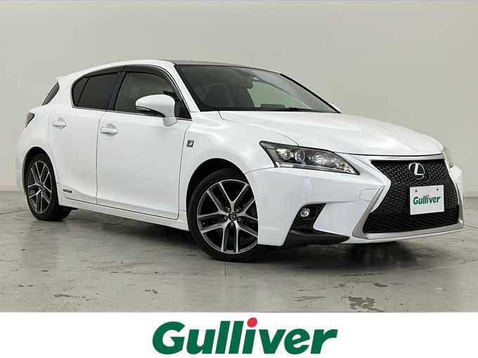 新着情報“ＣＴCT200h Fスポーツ”2014年式ブラック/ホワイトノーヴァガラスフレーク入荷しました！