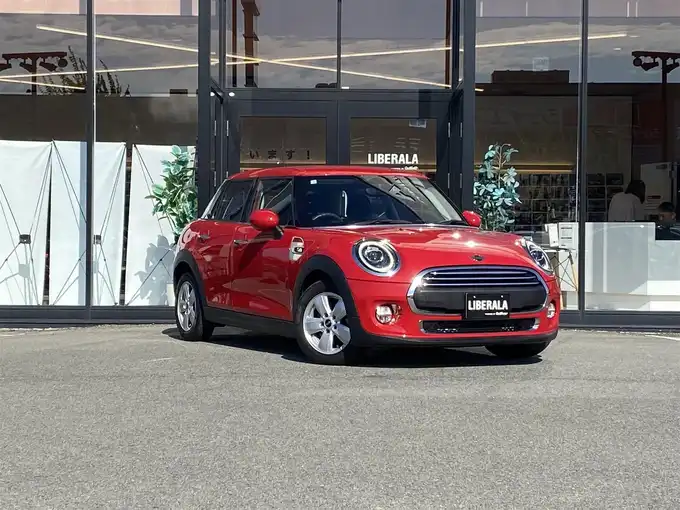 新着情報“ＭＩＮＩヴィクトリア”2018年式赤入荷しました！