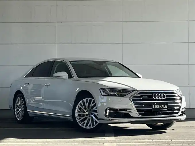 新着情報“Ａ８60TFSIクワトロ”2018年式グレイシアホワイトメタリック入荷しました！