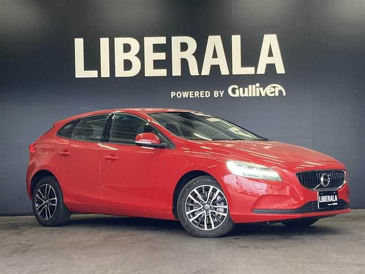 ボルボ ｖ４０ ｔ３ キネティック 外車 輸入中古車を探すならliberala リベラーラ