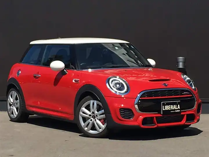 ｂｍｗ ｍｉｎｉ ジョンクーパーワークス 外車 輸入中古車を探すならliberala リベラーラ