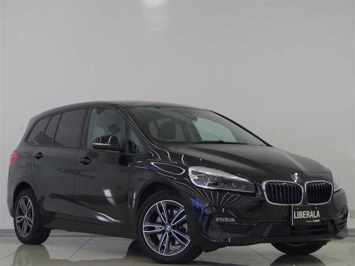 ｂｍｗ ２シリーズ ２１８ｄグランツアラー スポーツ 外車 輸入中古車を探すならliberala リベラーラ