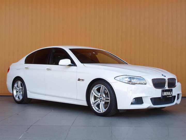 ｂｍｗ ５シリーズ ５２３ｄブルーパフォーマンス 外車 輸入中古車を探すならliberala リベラーラ