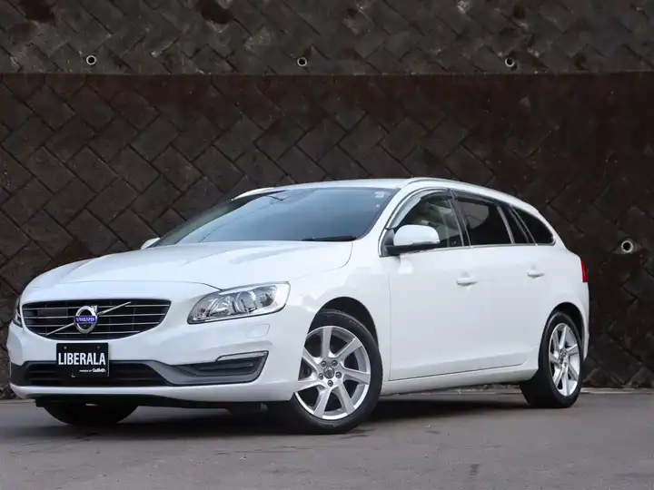 ボルボ ｖ６０ T4 外車 輸入中古車を探すならliberala リベラーラ