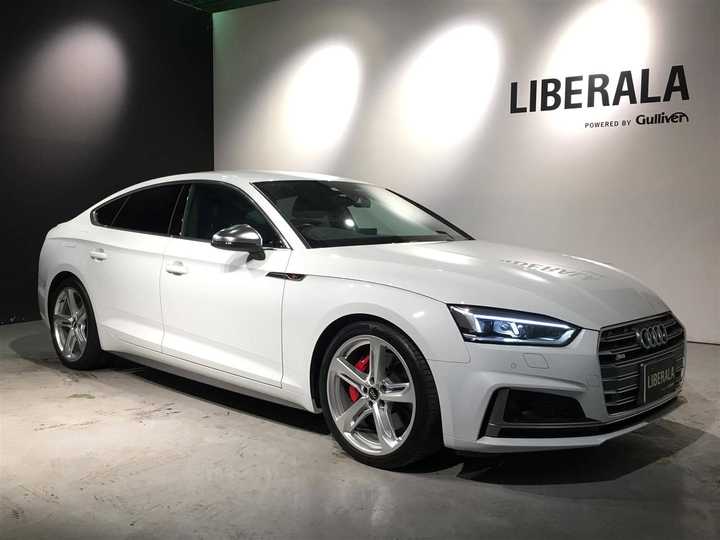 アウディ ｓ５スポーツバック ベースグレード 外車 輸入中古車を探すならliberala リベラーラ