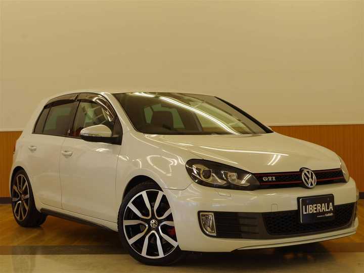 フォルクスワーゲン ゴルフ ｇｔｉ アディダス 外車 輸入中古車を探すならliberala リベラーラ
