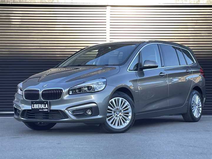 ｂｍｗ ２シリーズ ２１８ｄグランツアラー 外車 輸入中古車を探すならliberala リベラーラ