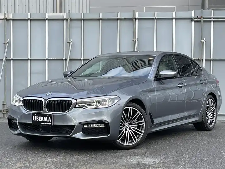 ｂｍｗ ５シリーズ 523d Mスポーツ 外車 輸入中古車を探すならliberala リベラーラ