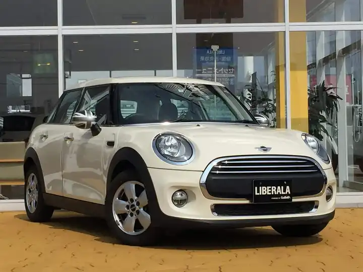 ｂｍｗ ｍｉｎｉ ワン 外車 輸入中古車を探すならliberala リベラーラ