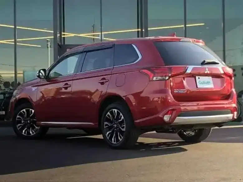 三菱,アウトランダーPHEV,Gセーフティパッケージ,2017年式(平成29年式),レッドメタリック,ID52680220 中古車検索のガリバー