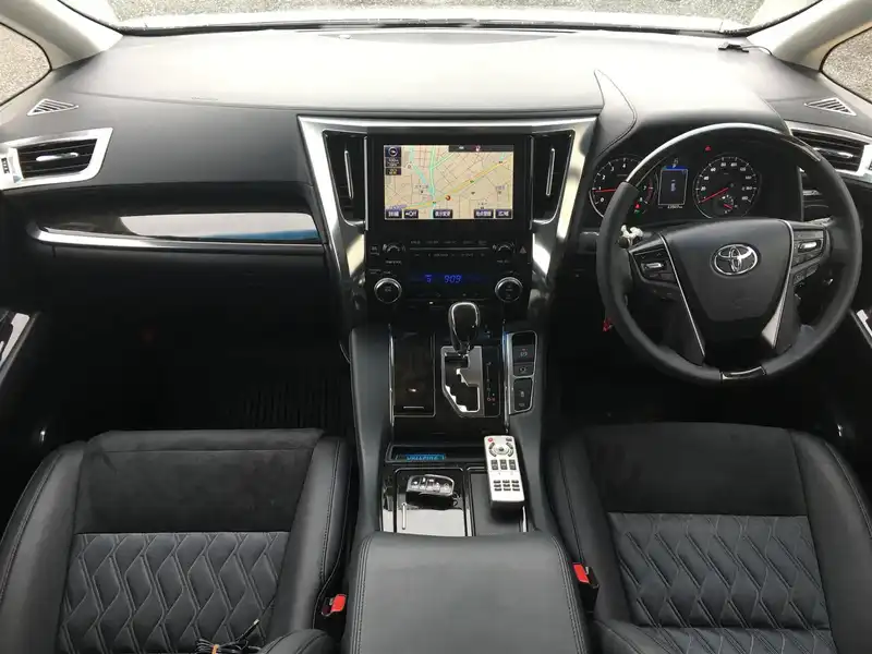 カタログ画像：ヴェルファイア（VELLFIRE） ２．５Ｚ Ｇエディション 2015年1月 DBA-AGH35W 2500cc ホワイトパールクリスタルシャイン 燃費12.0km / l 内装