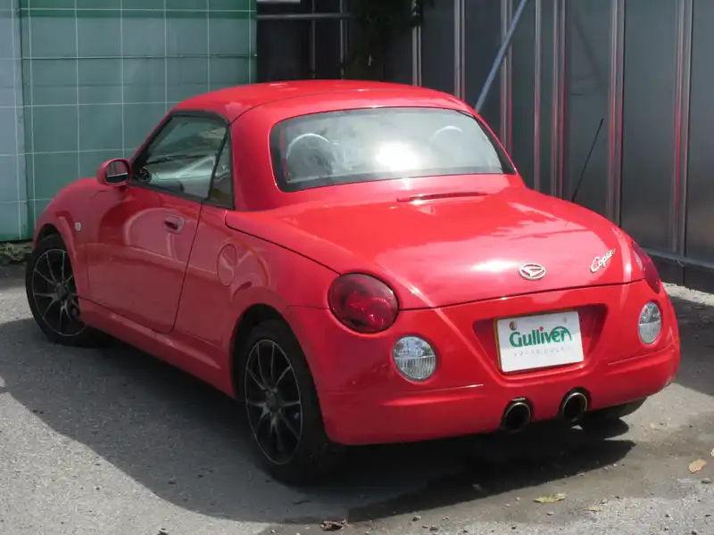 カタログ画像：コペン（COPEN） ２ｎｄアニバーサリーエディション 2004年6月 ABA-L880K 660cc ＤＣ・シャイニングレッド 燃費15.2km / l  バック