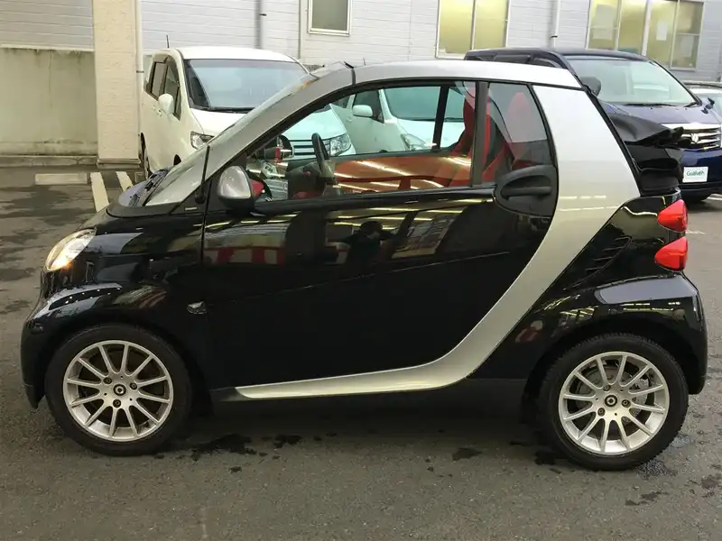 10065500 | カタログ画像：スマートフォーツーカブリオ（SMART FORTWO CABRIO） ｍｈｄ 2010年10月 CBA-451480 1000cc ディープブラック 外装