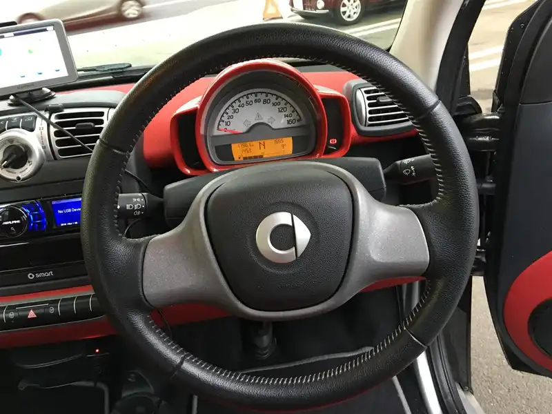 カタログ画像：スマートフォーツーカブリオ（SMART FORTWO CABRIO） ｍｈｄ 2008年12月 CBA-451480 1000cc ディープブラック 燃費23.0km / l  内装