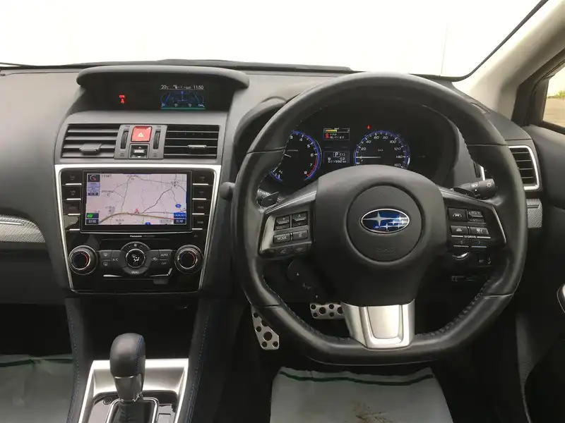 カタログ画像：レヴォーグ（LEVORG） １．６ＧＴ 2014年6月 DBA-VM4 1600cc クリスタルホワイト・パール 燃費17.4km / l 内装