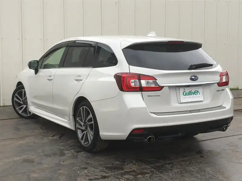 カタログ画像：レヴォーグ（LEVORG） １．６ＧＴ 2014年6月 DBA-VM4 1600cc クリスタルホワイト・パール 燃費17.4km / l バック