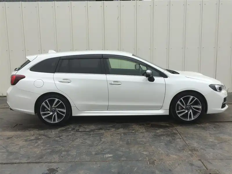 カタログ画像：レヴォーグ（LEVORG） １．６ＧＴ 2014年6月 DBA-VM4 1600cc クリスタルホワイト・パール 燃費17.4km / l 外装