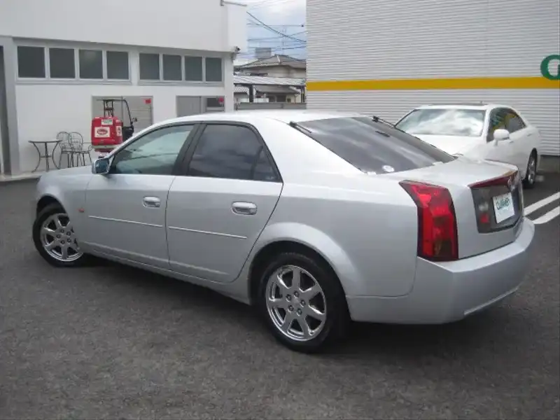 カタログ画像：キャデラックＣＴＳ（CADILLAC CTS） ２．６Ｌ 2004年4月 GH-AD32F 2600cc プラチナシルバー 燃費8.9km / l  バック