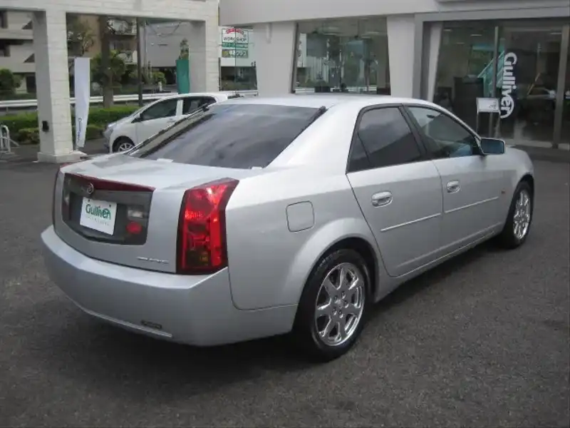 カタログ画像：キャデラックＣＴＳ（CADILLAC CTS） ２．６Ｌ 2003年11月 GH-AD32F 2600cc プラチナシルバー 燃費8.9km / l  バック