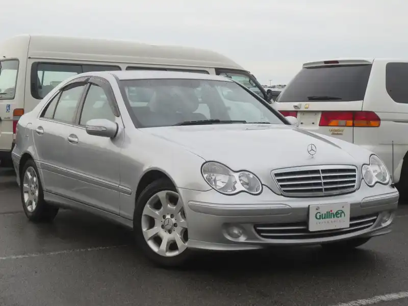 カタログ画像：Ｃクラス（C-CLASS） Ｃ２４０ 2004年6月 GH-203061 2600cc キューバナイトシルバーorブリリアントシルバー 燃費9.4km / l  メイン