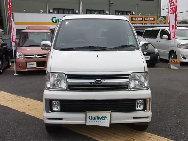 カタログ画像：アトレーワゴン（ATRAI WAGON） カスタム ロールーフ 2001年1月 GF-S220G 660cc ホワイト 燃費15.6km / l  フロント