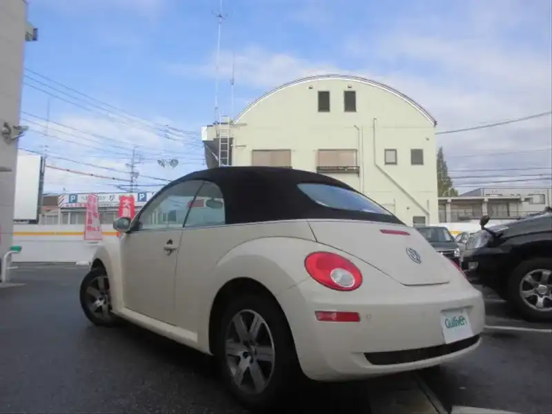 10029663 | カタログ画像：ニュービートルカブリオレ（NEW BEETLE CABRIOLET） ベースグレード 2005年10月 GH-1YAZJ 2000cc ハーベストムーンベージュ バック