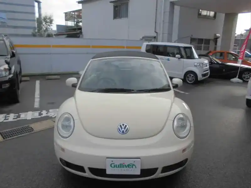 カタログ画像：ニュービートルカブリオレ（NEW BEETLE CABRIOLET） ベースグレード 2008年3月 ABA-1YAZJ 2000cc ハーベストムーンベージュ 燃費10.6km / l  フロント