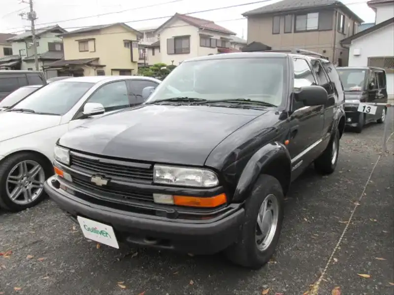 カタログ画像：シボレーブレイザー（CHEVROLET BLAZER） ＬＴ ナビゲーションパッケージ 1999年6月 GF-CT34G 4300cc オニキスブラック 燃費6.9km / l  外装