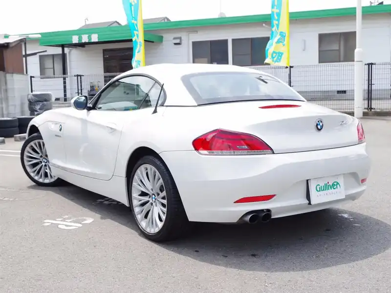 カタログ画像：Ｚ４（Z4） デザイン・ピュア・バランス・エディション 2012年3月 DBA-LL20 2000cc ミネラル・ホワイト（メタリック・カラー） 燃費13.4km / l バック