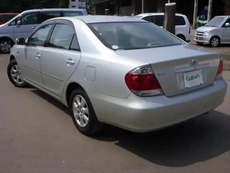 カタログ画像：カムリ（CAMRY） ２．４Ｇ リミテッドエディション 2004年7月 CBA-ACV30 2400cc シルバーメタリック 燃費11.0km / l  バック