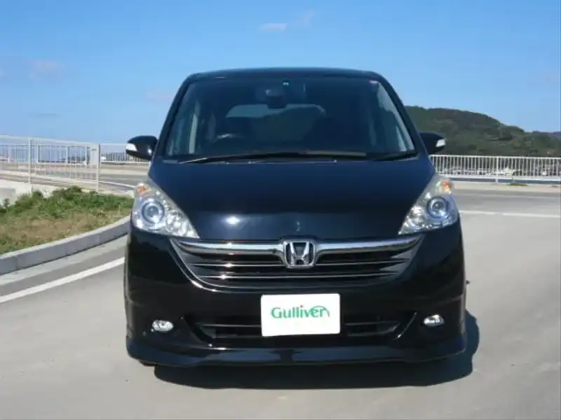 カタログ画像：ステップワゴン（STEPWAGON） Ｇ Ｓパッケージ 2007年2月 DBA-RG2 2000cc ナイトホークブラック・パール 燃費11.6km / l  フロント