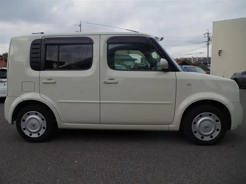 カタログ画像：キューブ（CUBE） ＳＸ ＭＤ／ＣＤセレクション 2004年12月 UA-BNZ11 1400cc アイボリーホワイト 燃費15.8km / l  外装