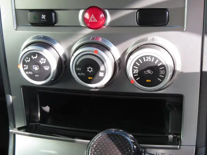 カタログ画像：デリカＤ：５（DELICA D:5） Ｃ２ Ｇ パワーパッケージ 2009年1月 DBA-CV5W 2400cc ウォームホワイトパール 内装