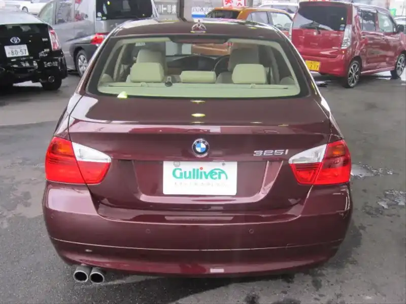 カタログ画像：３シリーズ（3 SERIES） ３３０Ｃｉ Ｍスポーツパッケージ 2006年9月 GH-AV30 3000cc 燃費9.2km / l  バック