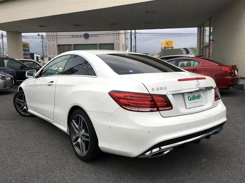 カタログ画像：Ｅクラス（E-CLASS） Ｅ２５０ クーペリミテッド 2014年2月 RBA-207336 2000cc ポーラーホワイト（Ｓ） 燃費15.5km / l バック