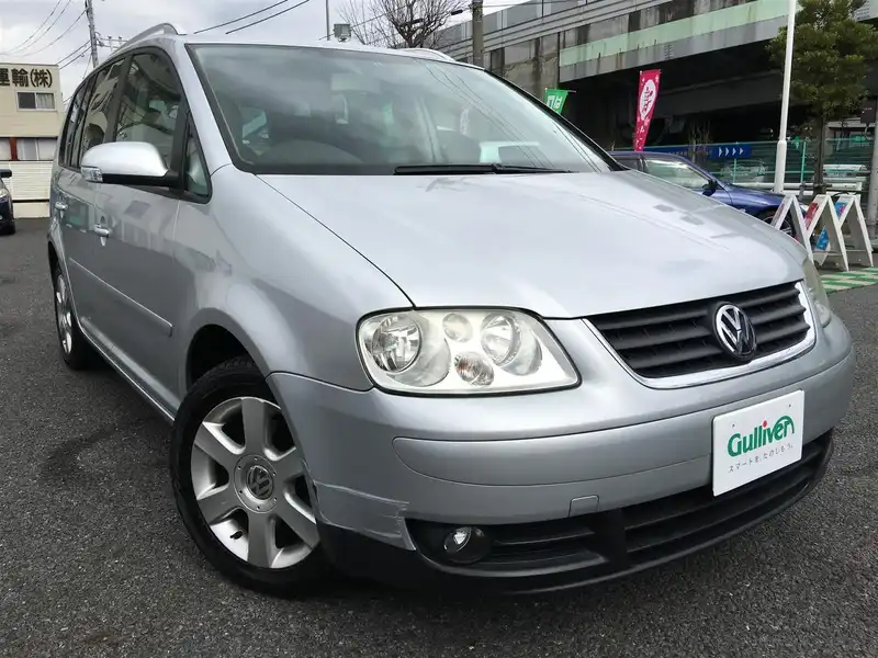 カタログ画像：ゴルフトゥーラン（GOLF TOURAN） ＧＬｉ 2004年7月 GH-1TBLX 2000cc リフレックスシルバーメタリック 燃費10.8km / l  メイン