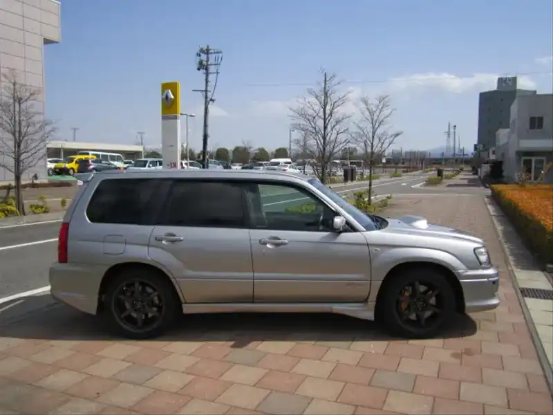 カタログ画像：フォレスター（FORESTER） ＳＴｉバージョン 2004年2月 TA-SG9 2500cc クリスタルグレー・メタリック 燃費10.0km / l  外装