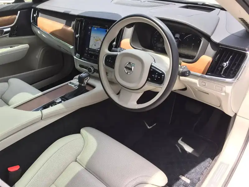 カタログ画像：Ｖ９０（V90） Ｄ４ インスクリプション エアサスペンション装着車 2019年10月 LDA-PD4204TA 2000cc アイスホワイト 燃費16.2km / l 内装